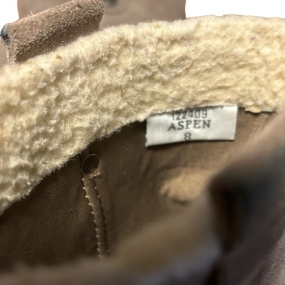 Bjorndal Aspen Boots Size 8 Gray Suede Ankle Boots Sherpa Trim Pull On Lug Sole - Picture 11 of 12